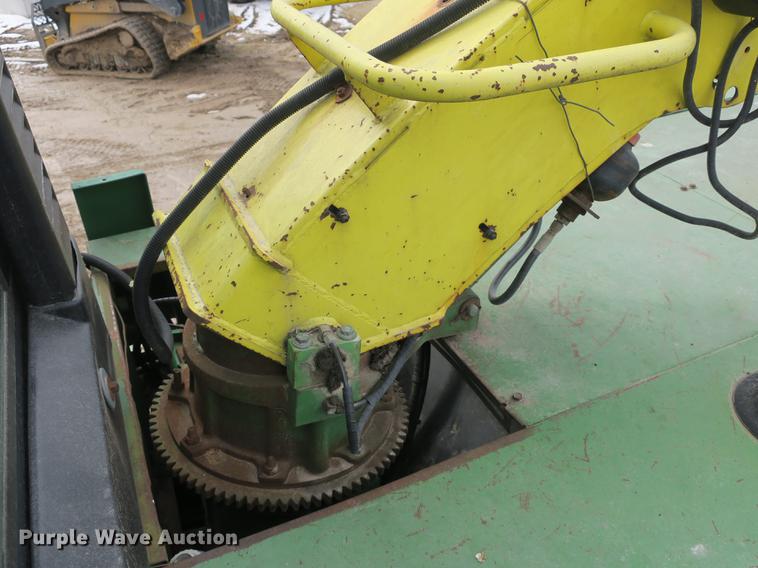 image for item DB8888 2001 John Deere 6850 PRWD forage harvester