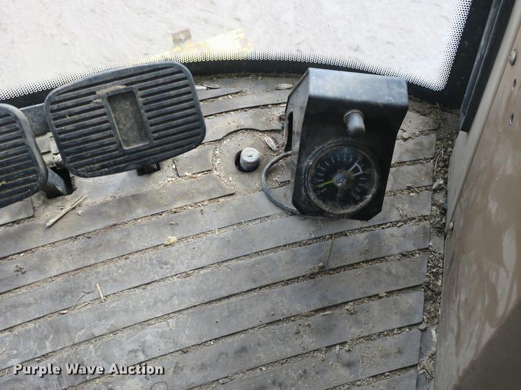 image for item DB8888 2001 John Deere 6850 PRWD forage harvester