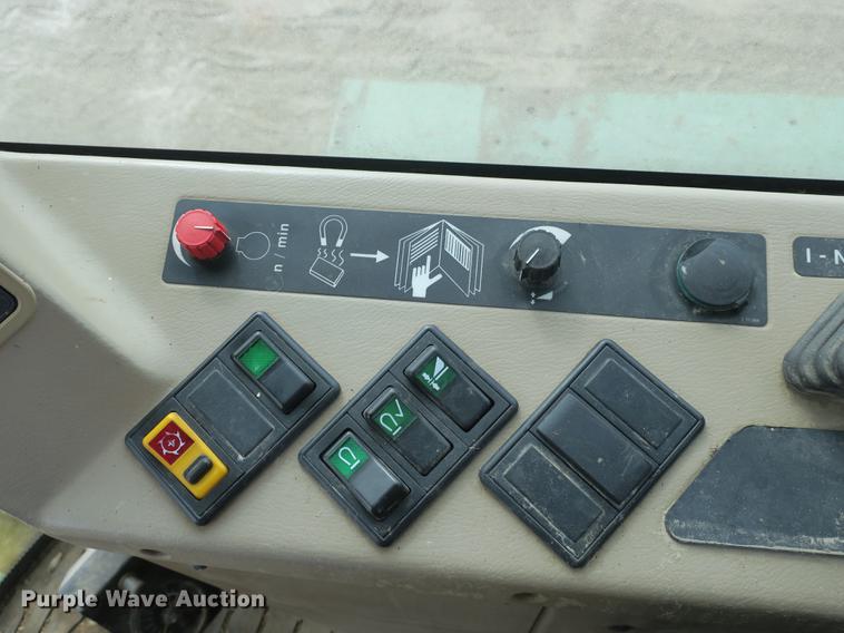 image for item DB8888 2001 John Deere 6850 PRWD forage harvester