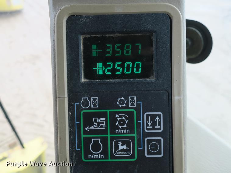 image for item DB8888 2001 John Deere 6850 PRWD forage harvester