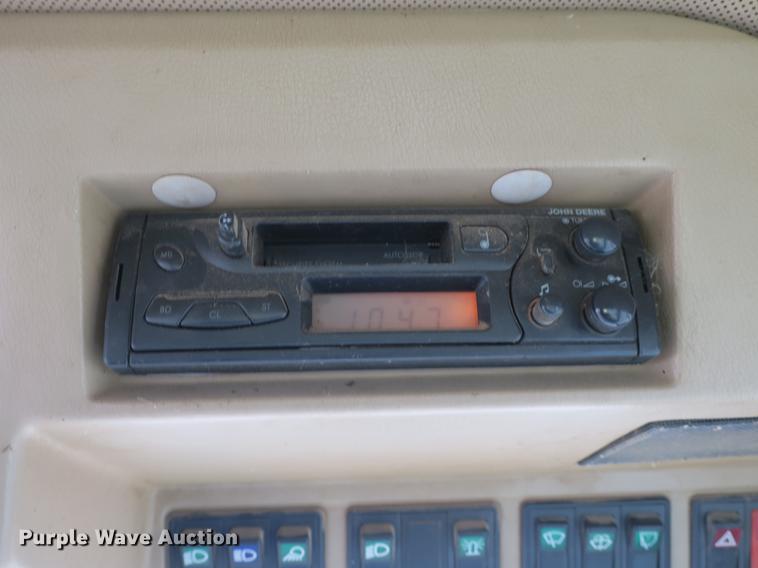 image for item DB8888 2001 John Deere 6850 PRWD forage harvester