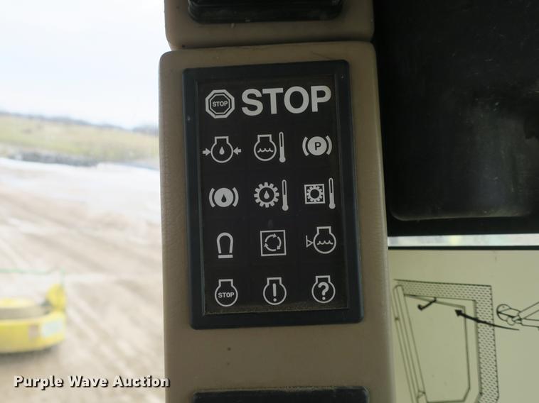 image for item DB8888 2001 John Deere 6850 PRWD forage harvester