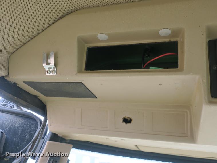 image for item DB8888 2001 John Deere 6850 PRWD forage harvester