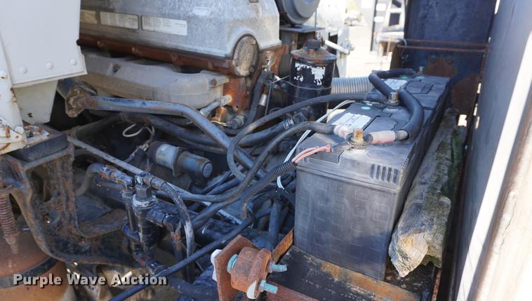 image for item DD6651 1991 Freightliner truck cab and chassis
