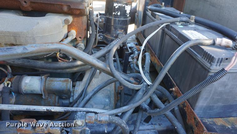 image for item DD6651 1991 Freightliner truck cab and chassis