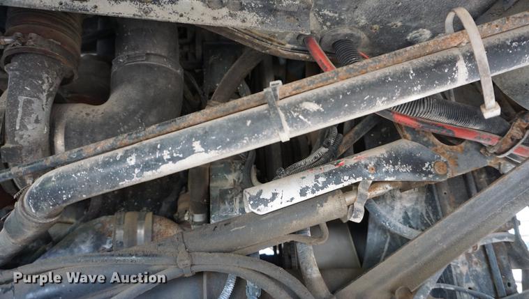 image for item DD6651 1991 Freightliner truck cab and chassis