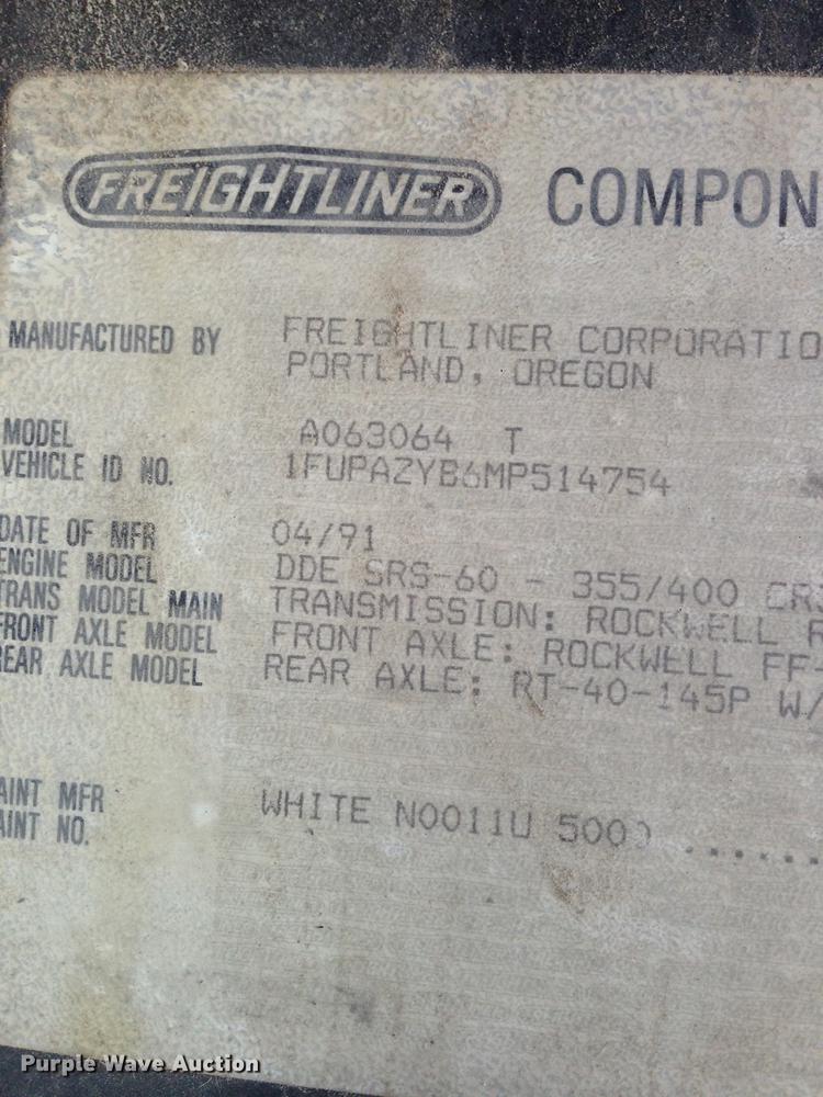 image for item DD6651 1991 Freightliner truck cab and chassis