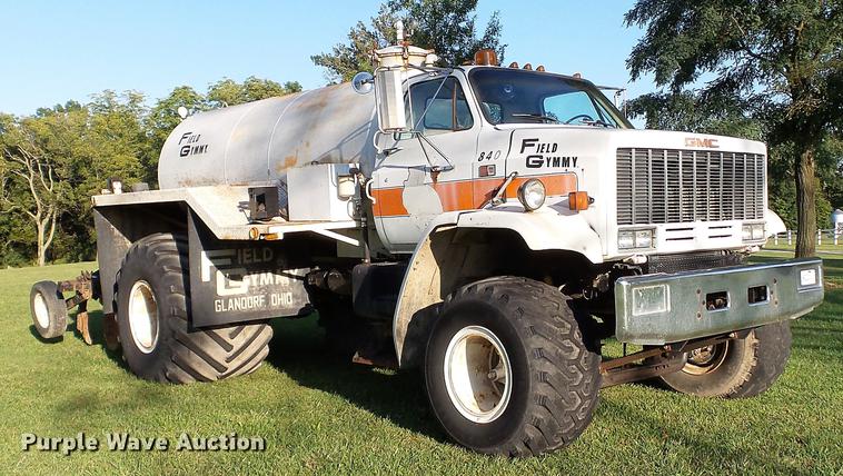 image for item DD7393 1985 GMC 7000 liquid manure spreader truck