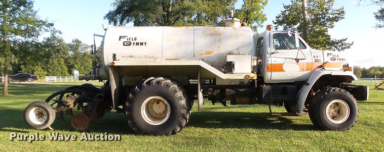 image for item DD7393 1985 GMC 7000 liquid manure spreader truck