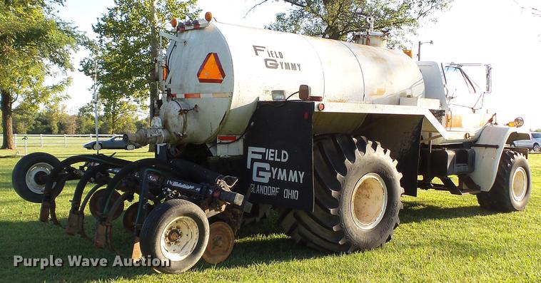 image for item DD7393 1985 GMC 7000 liquid manure spreader truck