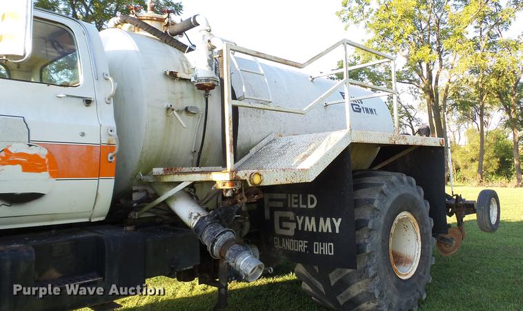 image for item DD7393 1985 GMC 7000 liquid manure spreader truck