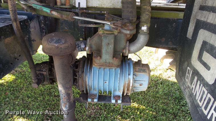 image for item DD7393 1985 GMC 7000 liquid manure spreader truck