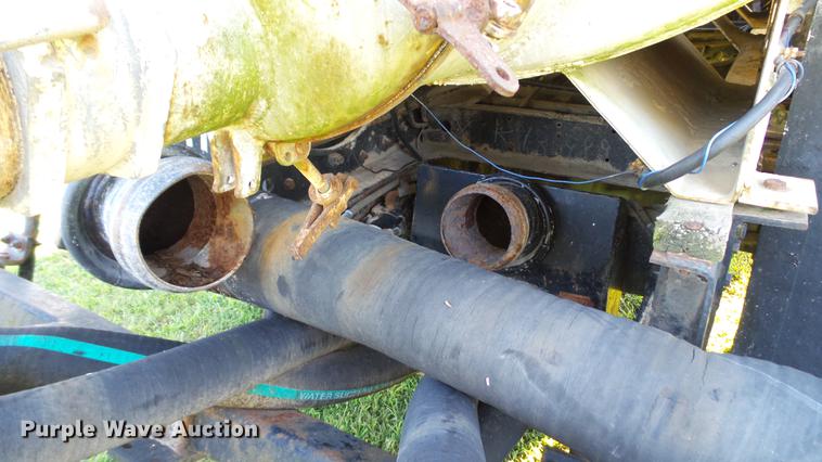 image for item DD7393 1985 GMC 7000 liquid manure spreader truck