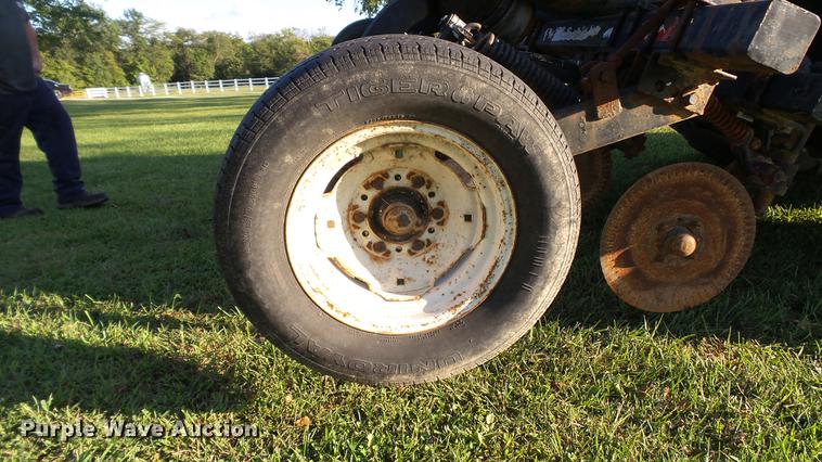 image for item DD7393 1985 GMC 7000 liquid manure spreader truck
