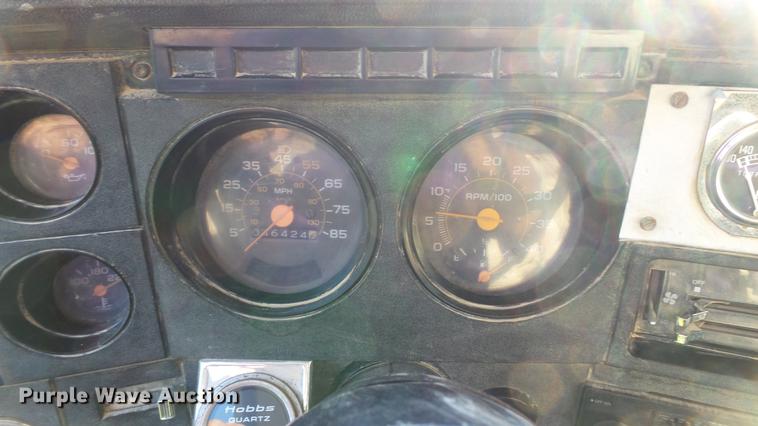 image for item DD7393 1985 GMC 7000 liquid manure spreader truck