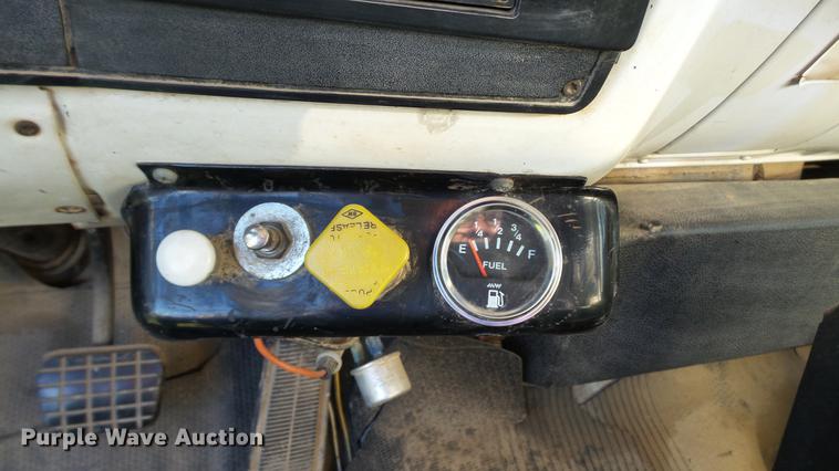 image for item DD7393 1985 GMC 7000 liquid manure spreader truck