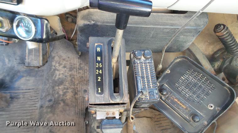 image for item DD7393 1985 GMC 7000 liquid manure spreader truck