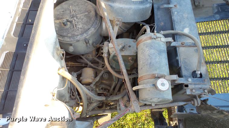 image for item DD7393 1985 GMC 7000 liquid manure spreader truck