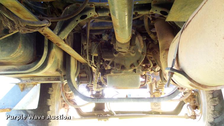 image for item DD7393 1985 GMC 7000 liquid manure spreader truck