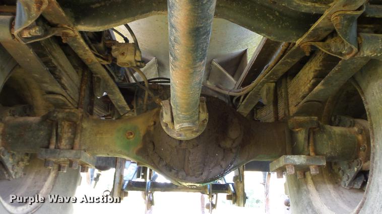 image for item DD7393 1985 GMC 7000 liquid manure spreader truck