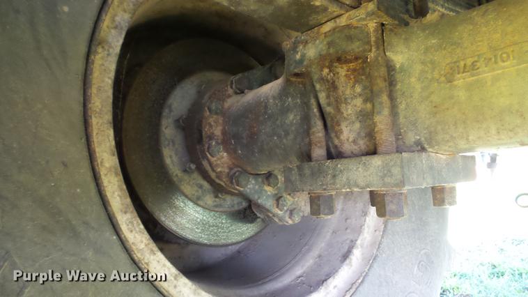 image for item DD7393 1985 GMC 7000 liquid manure spreader truck