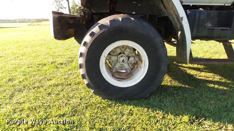 image for item DD7393 1985 GMC 7000 liquid manure spreader truck