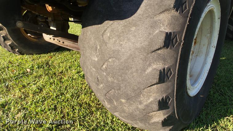 image for item DD7393 1985 GMC 7000 liquid manure spreader truck