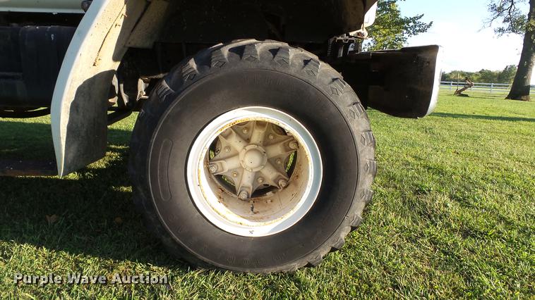 image for item DD7393 1985 GMC 7000 liquid manure spreader truck