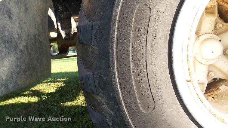 image for item DD7393 1985 GMC 7000 liquid manure spreader truck