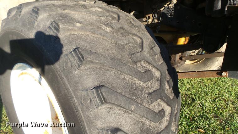 image for item DD7393 1985 GMC 7000 liquid manure spreader truck