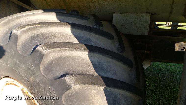 image for item DD7393 1985 GMC 7000 liquid manure spreader truck