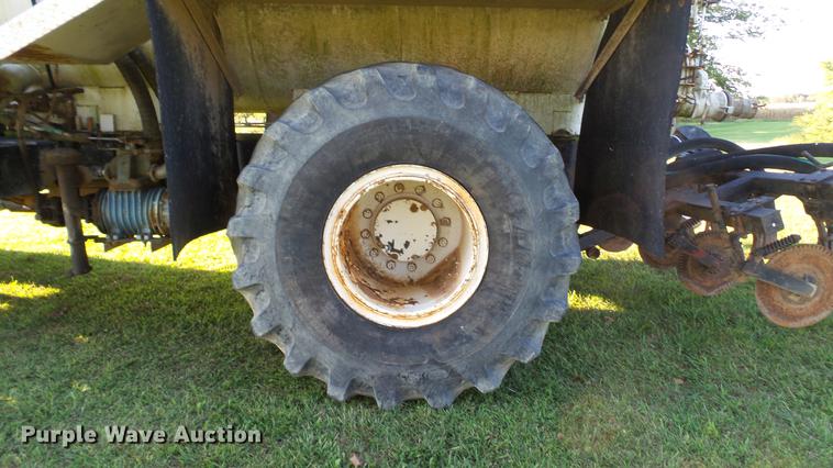 image for item DD7393 1985 GMC 7000 liquid manure spreader truck