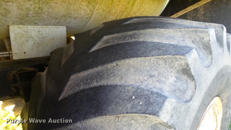 image for item DD7393 1985 GMC 7000 liquid manure spreader truck