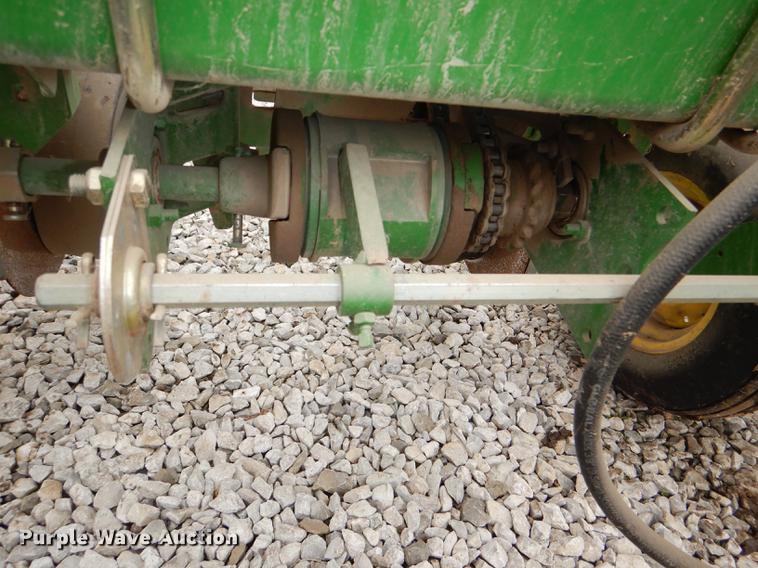 image for item DE0139 2006 John Deere 1750 planter