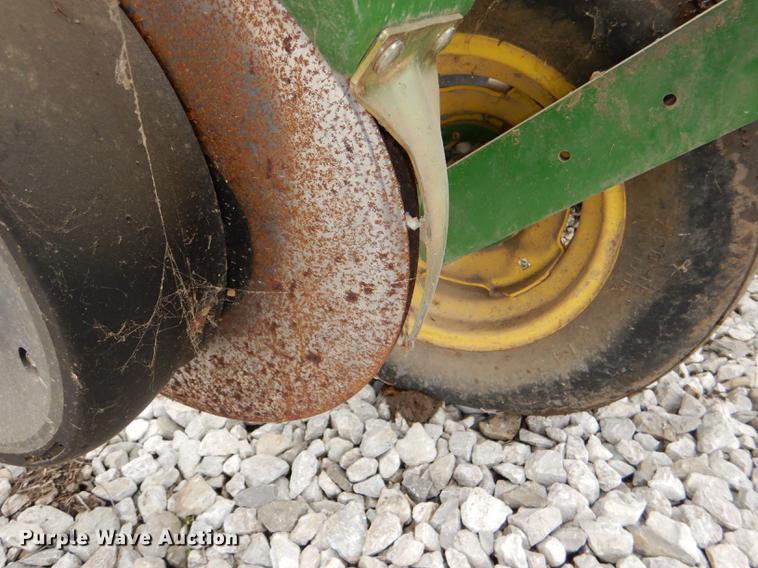 image for item DE0139 2006 John Deere 1750 planter