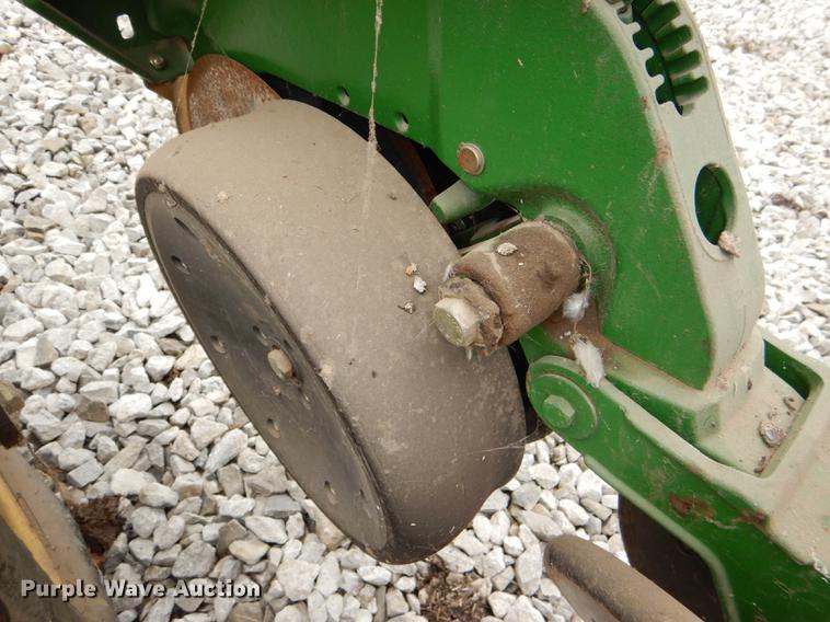 image for item DE0139 2006 John Deere 1750 planter