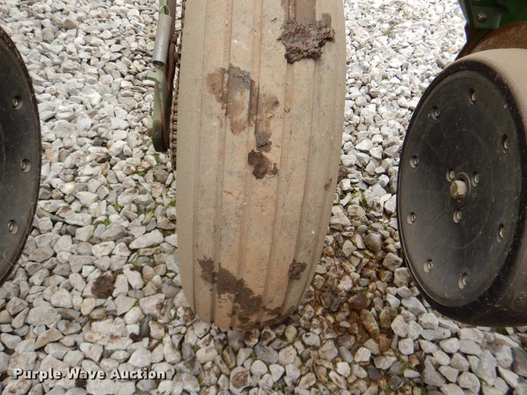 image for item DE0139 2006 John Deere 1750 planter