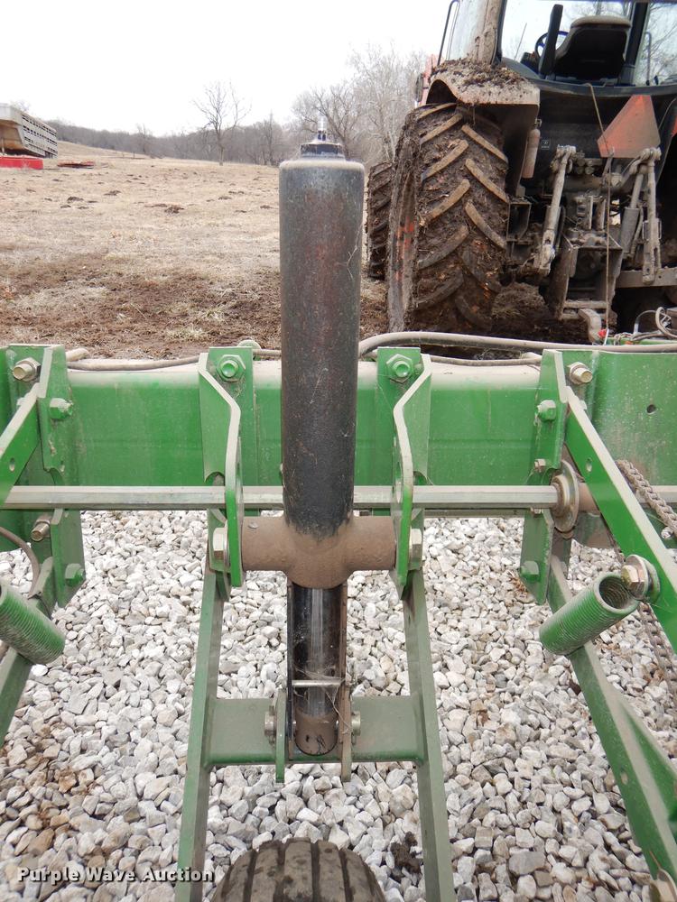 image for item DE0139 2006 John Deere 1750 planter