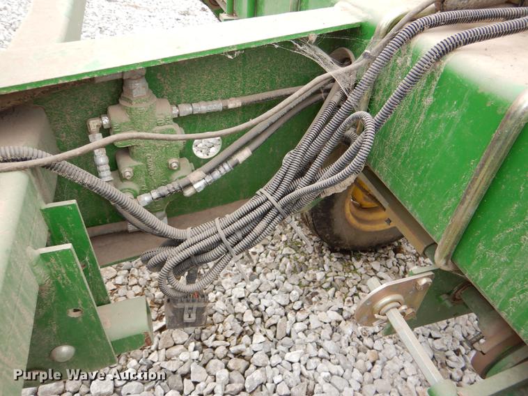image for item DE0139 2006 John Deere 1750 planter