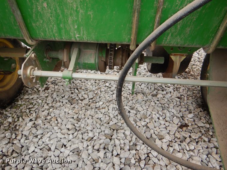 image for item DE0139 2006 John Deere 1750 planter