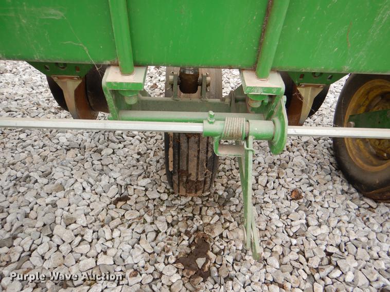 image for item DE0139 2006 John Deere 1750 planter
