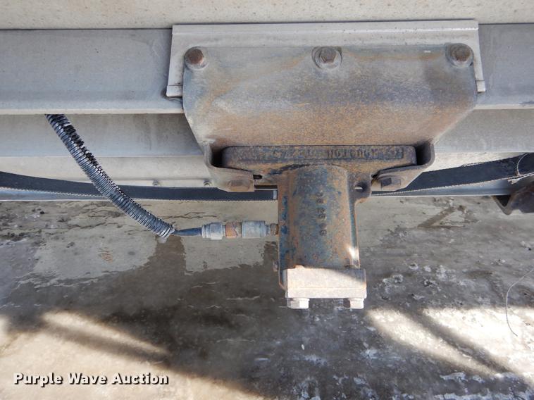 image for item DE6025 2000 Wilson Pace Setter double hopper bottom grain trailer