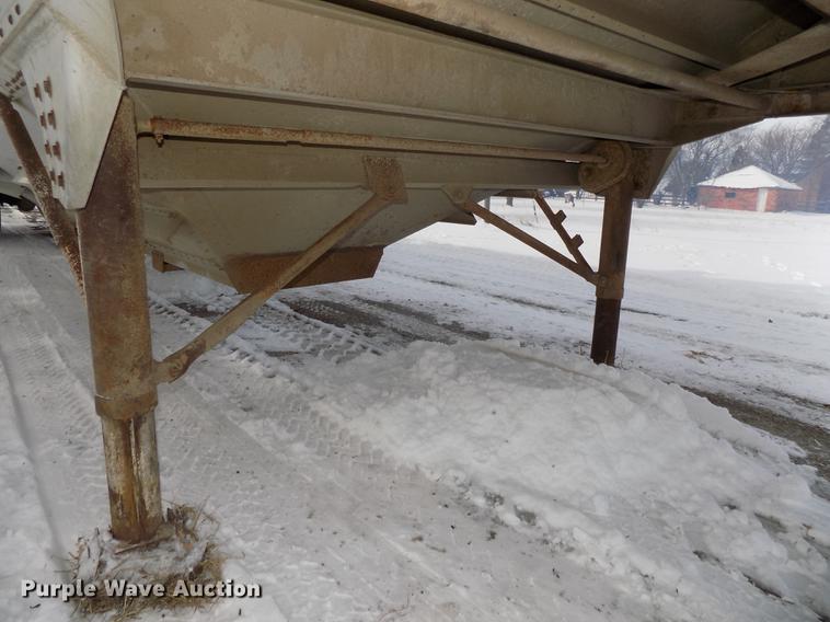 image for item DE7608 1980 Timpte double hopper bottom grain trailer
