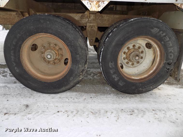 image for item DE7608 1980 Timpte double hopper bottom grain trailer
