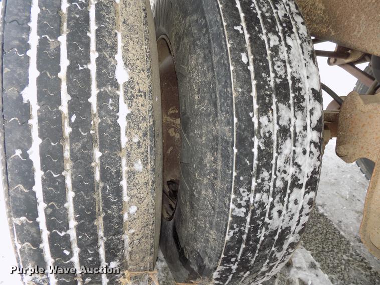 image for item DE7608 1980 Timpte double hopper bottom grain trailer