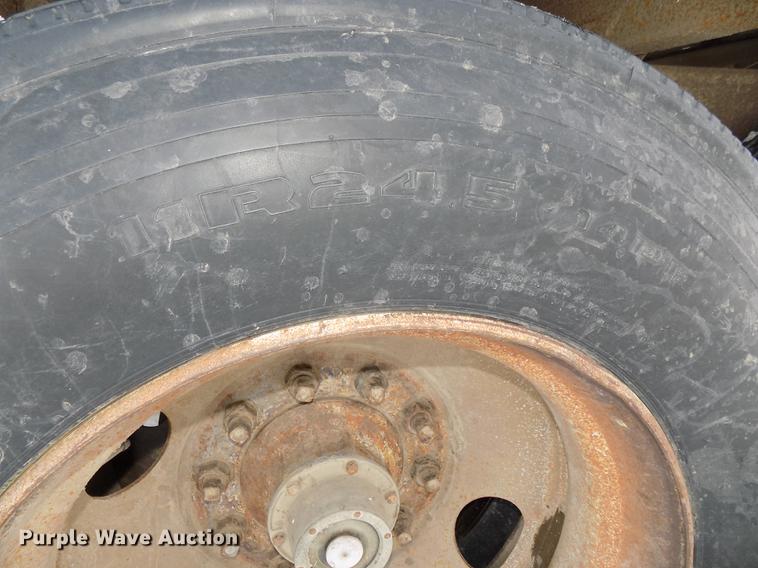 image for item DE7608 1980 Timpte double hopper bottom grain trailer