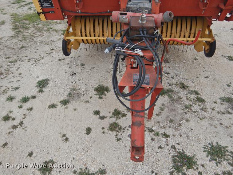 image for item DF2507 1989 New Holland 855 round baler