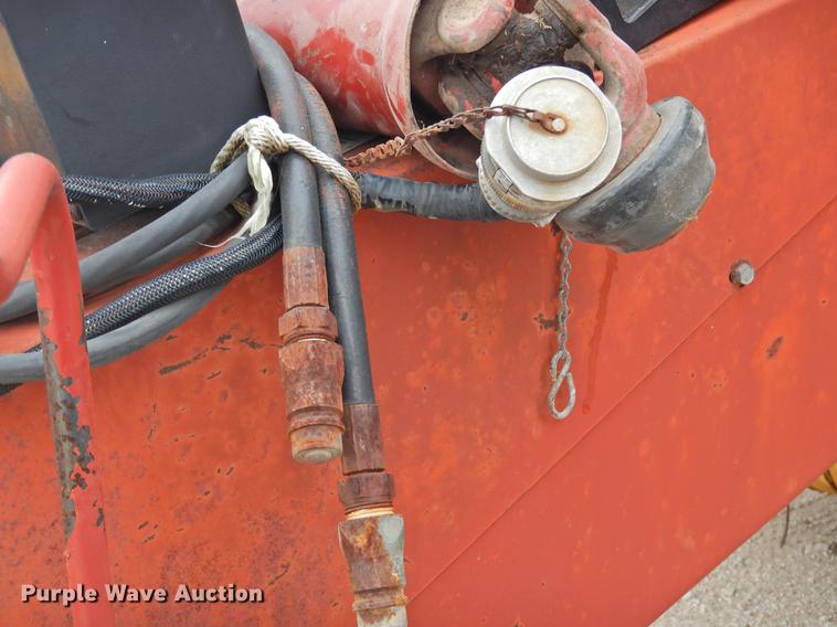 image for item DF2507 1989 New Holland 855 round baler