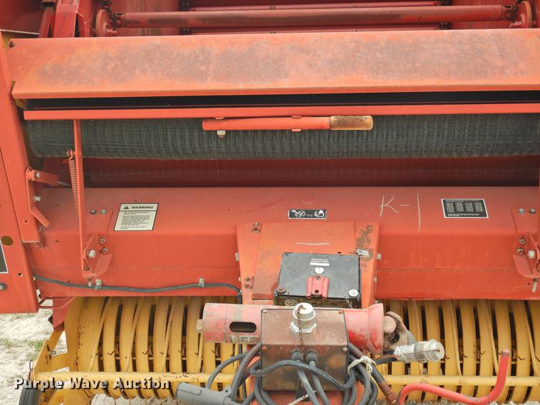 image for item DF2507 1989 New Holland 855 round baler