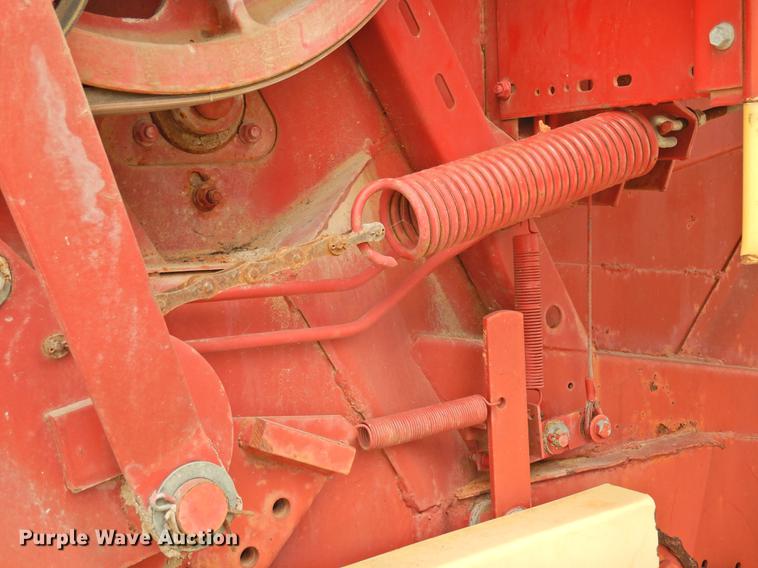 image for item DF2507 1989 New Holland 855 round baler